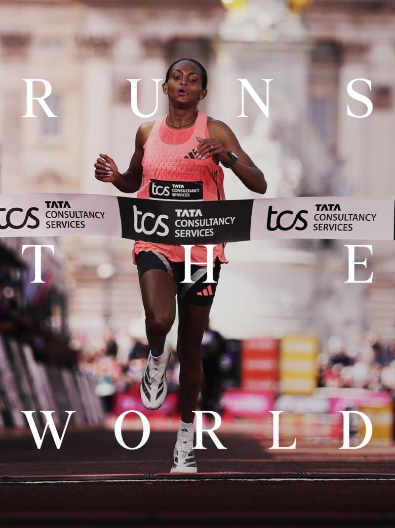 Image for the Tweet beginning: London witnesses the wonder again