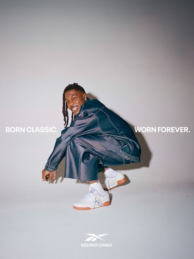 Immagine per il tweet che inizia con: BORN CLASSIC. WORN FOREVER. Con @destroylonely.